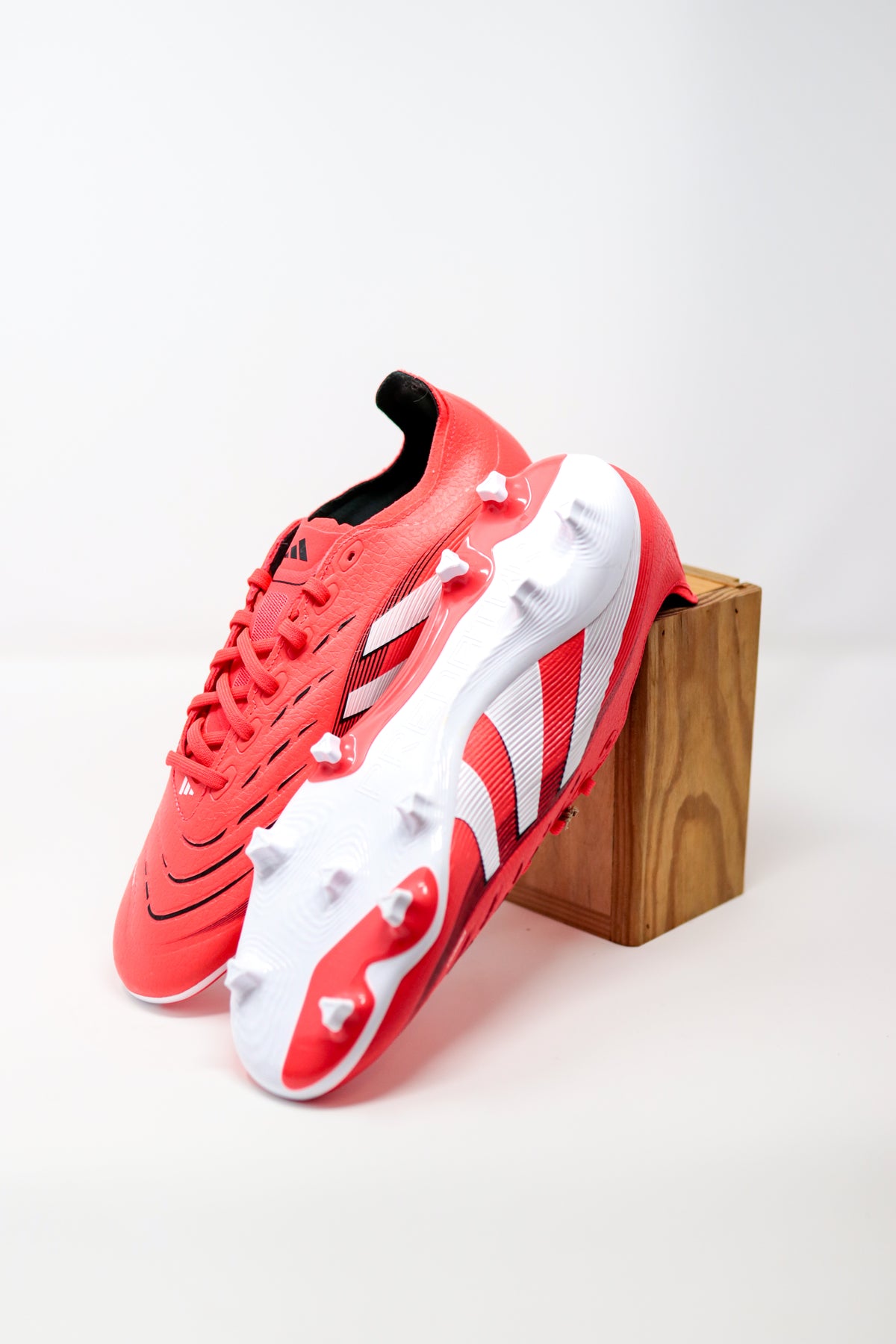 Adidas Predator League FG Pure Victory Lucid Red